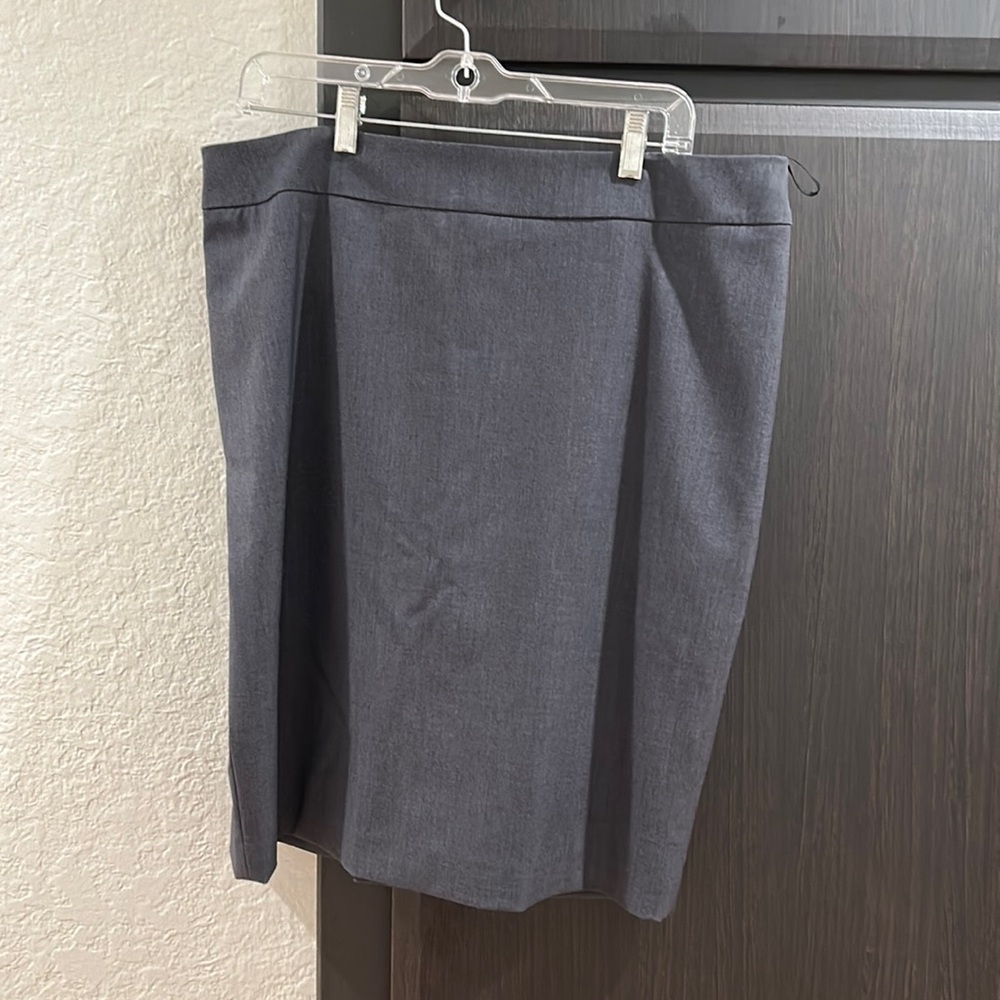 Gray pencil skirt with stretch